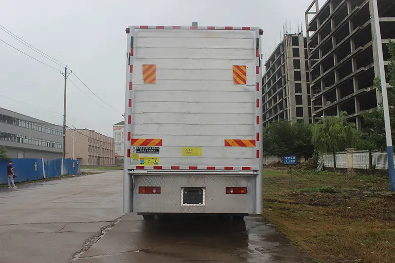 Livestock and Poultry Transport Truck
